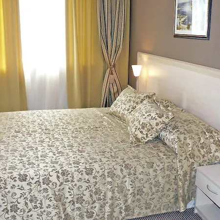 Avalon 3*