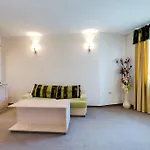 Avalon Hotel 3*